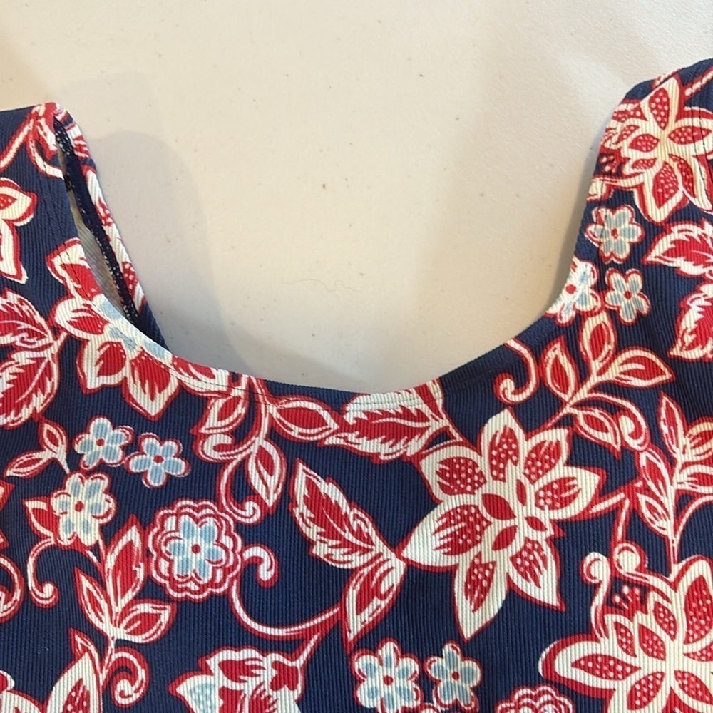 Land’s End - women’s one piece bathing suit.  Size 6.  Blue floral. - Picture 3 of 15